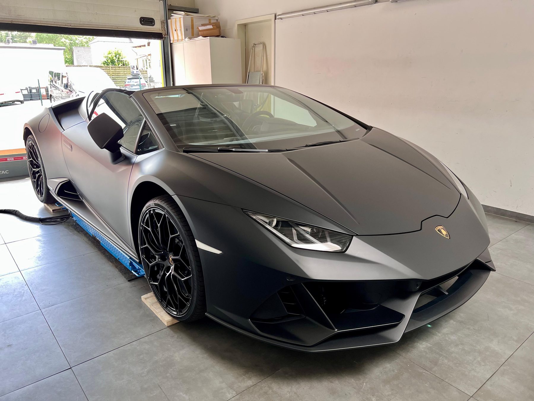 Lamborghini Huracán Spyder mit Vollfolierung in Mattschwarz